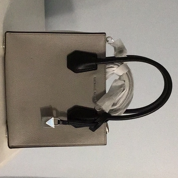 Michael Kors bag - Picture 1 of 2
